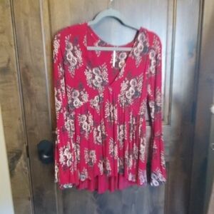 Free People Red Floral V-Neck Pleated Tunic Top
